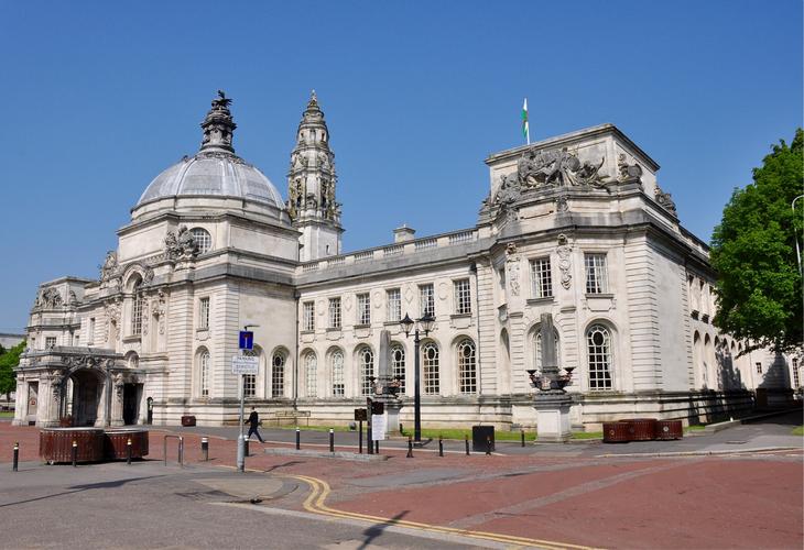 跨越国界的建筑艺术之旅英国、威尔士与西班牙的建筑启示