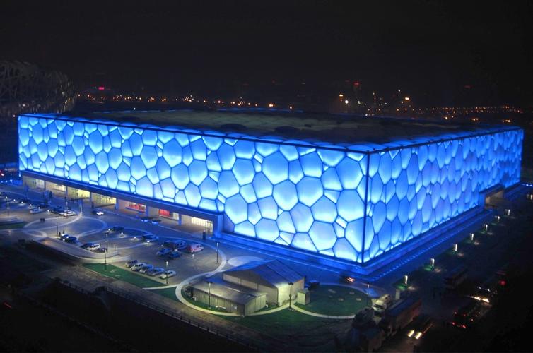 1.主题奥运精神与建筑艺术的结合