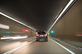 开小米SU7约飙车，速度与激情的完美融合