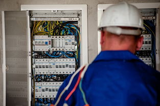 掌握通关秘籍，二级建造师考试，你的建筑生涯升级指南